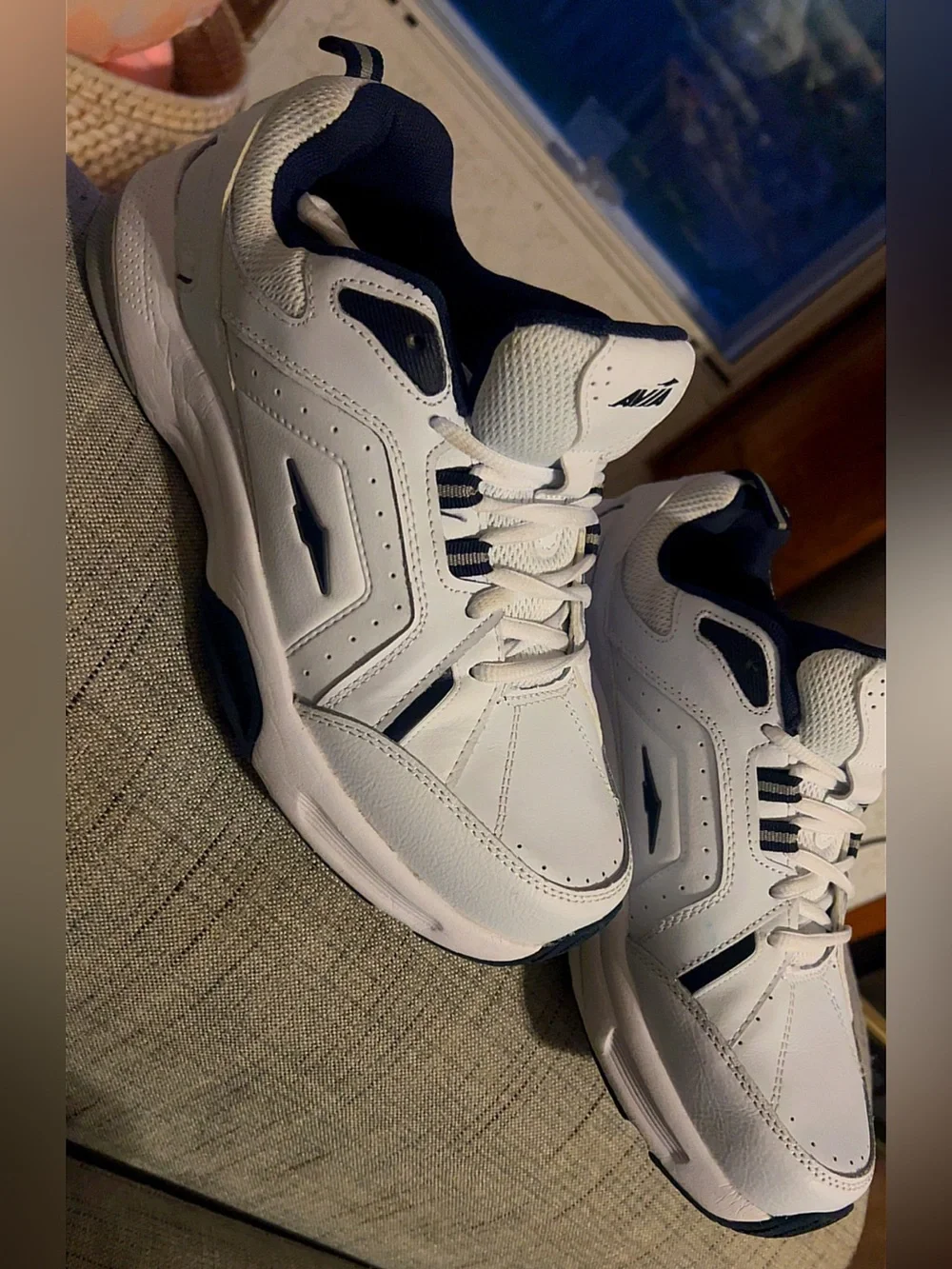 Avia Men’s Athletic Sneakers – White & Navy – Size 9.5